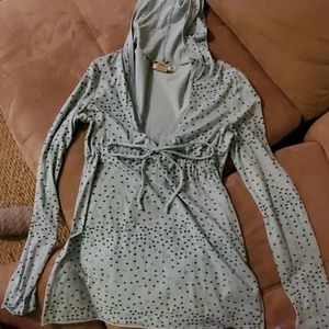 Hooded shirt